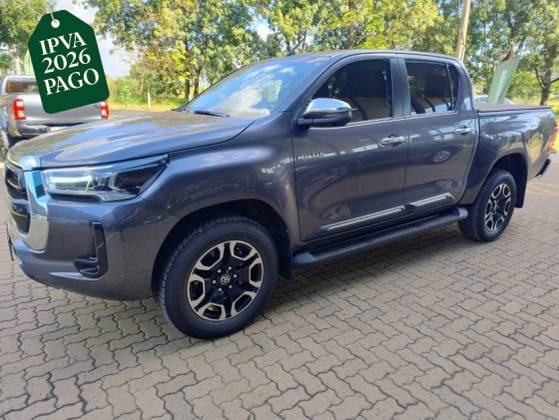 TOYOTA HILUX 2.8 D-4D TURBO DIESEL CD SRX 4X4 AUTOMÁTICO TOYOTA HILUX 2.8 D-4D TURBO DIESEL CD SRX 4X4 AUTOMÁTICO
